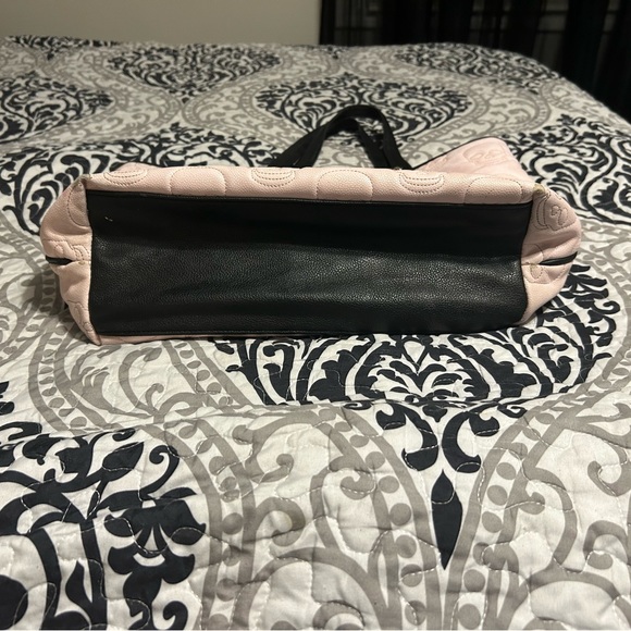 Betsy Johnson Skull Tote - Picture 2 of 3